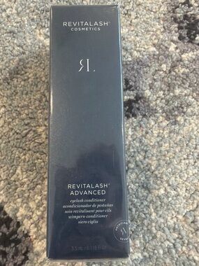 RevitaLash Advanced Eyelash Conditioner - Navy